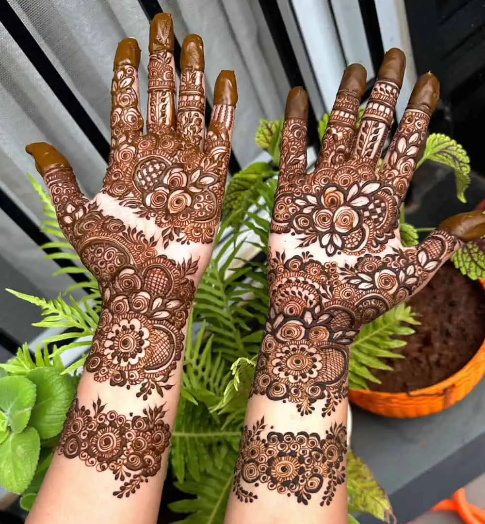 Radha Ashtami 2023 Simple Mehndi Design for front and back hand | Times Now-hangkhonggiare.com.vn