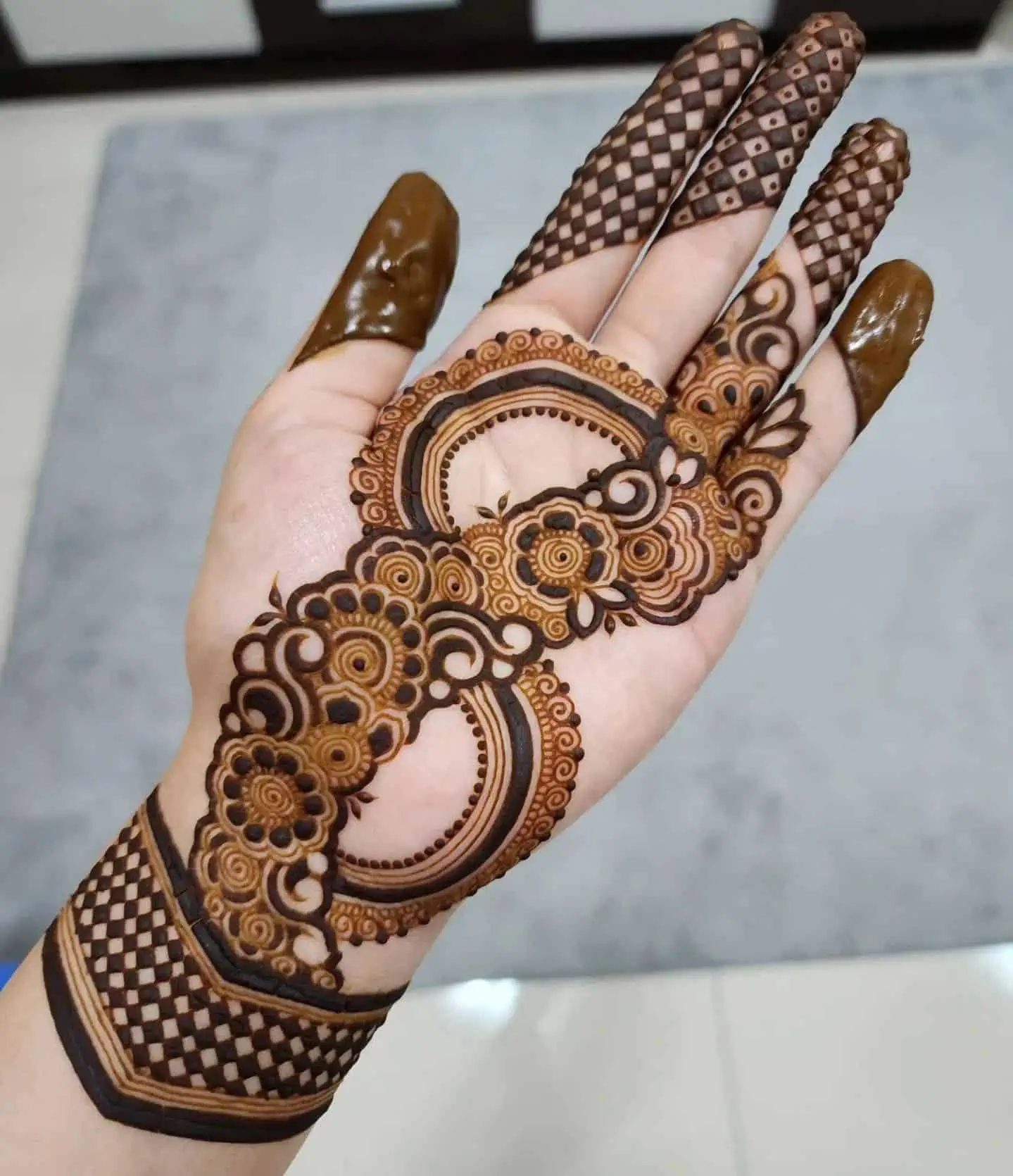 8 Easy and Beautiful Arabic Mehndi Design for Wedding Season-hanic.com.vn