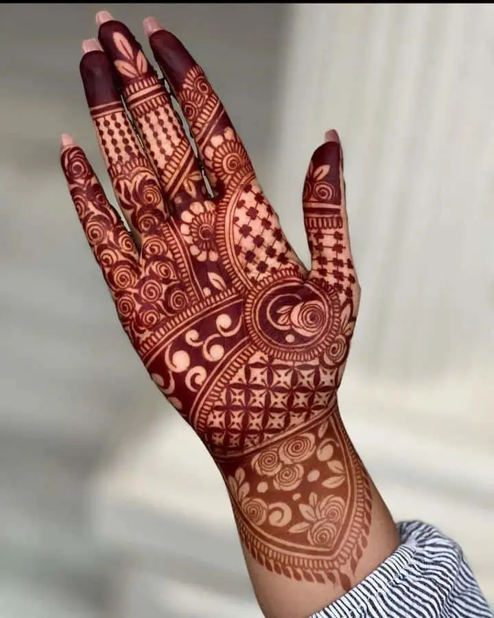 Palm Mehndi Simple