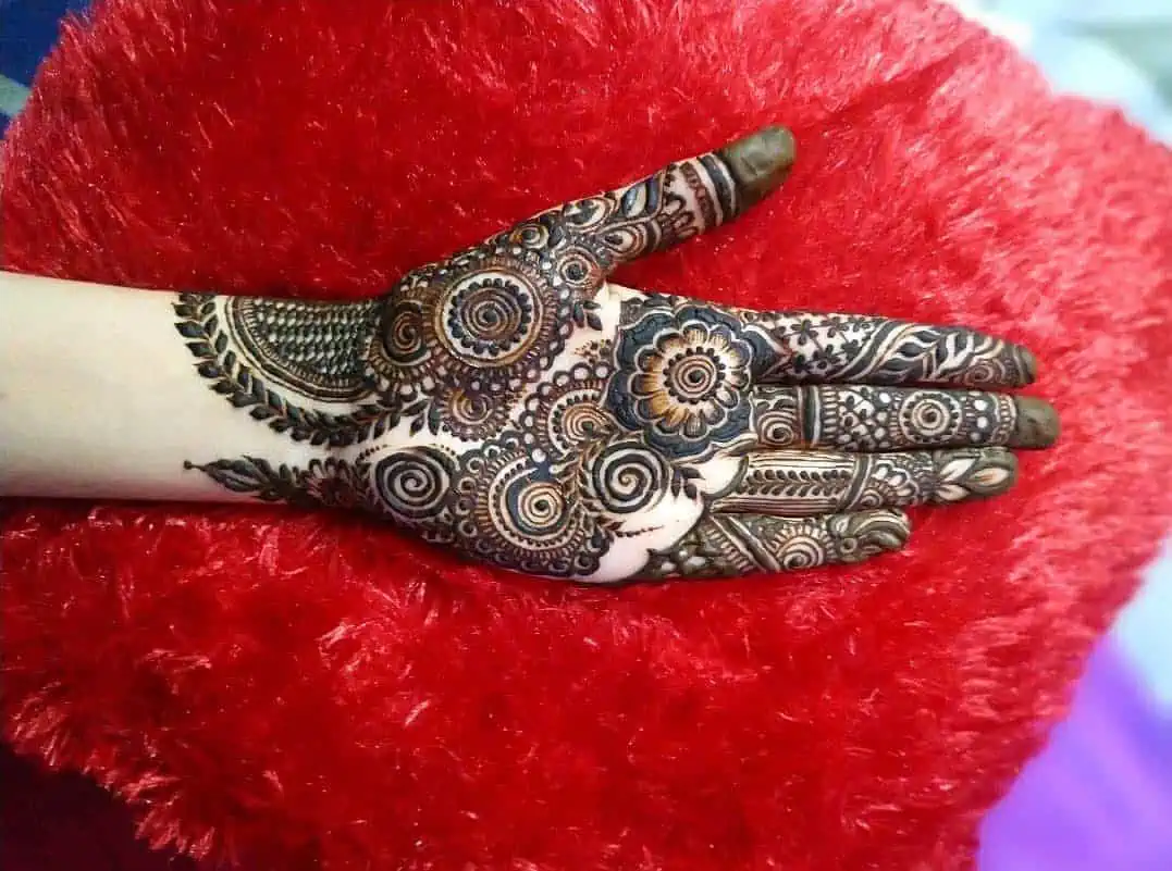 Palm Mehndi Simple