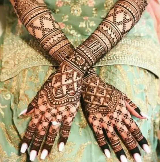 Arabic Back Hand Mehndi Design Simple and Easy