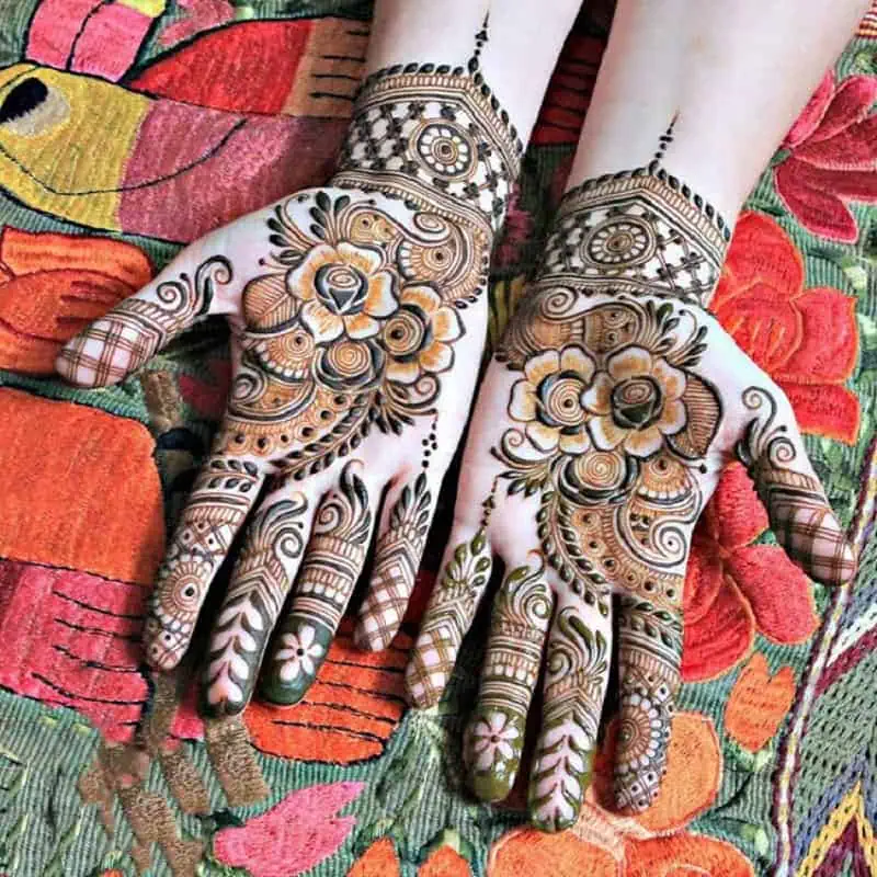 Simple and Plain Mehndi Design