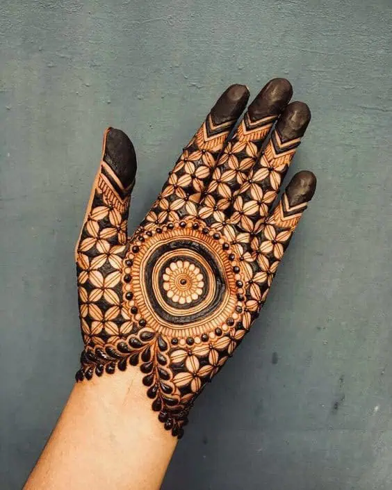 New Beautiful Mehndi Designs