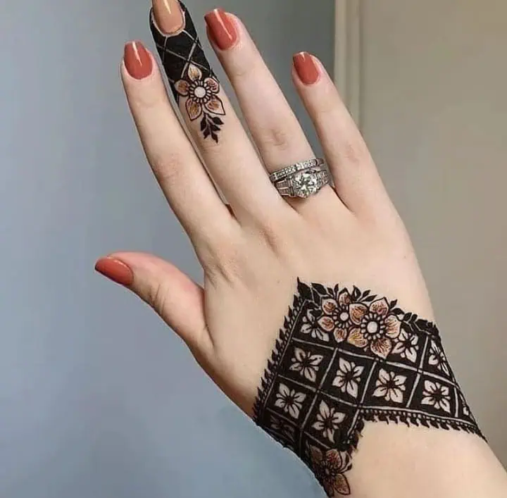 Mehndi Designs for Front and Back Hand