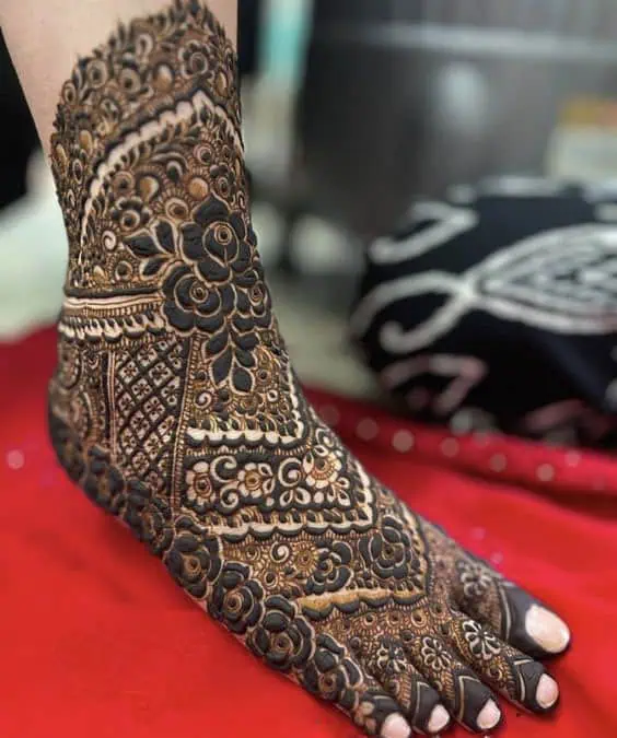 Pakistani Mehndi Design for Bridal