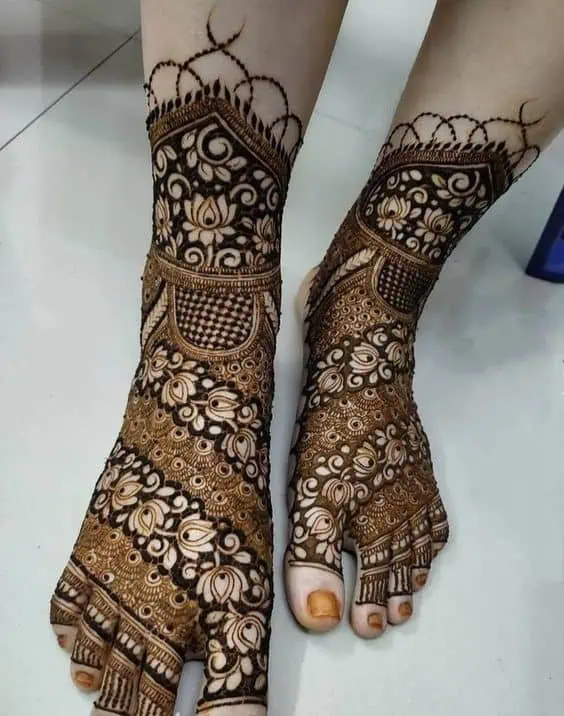 Pakistani Mehndi Design for Bridal