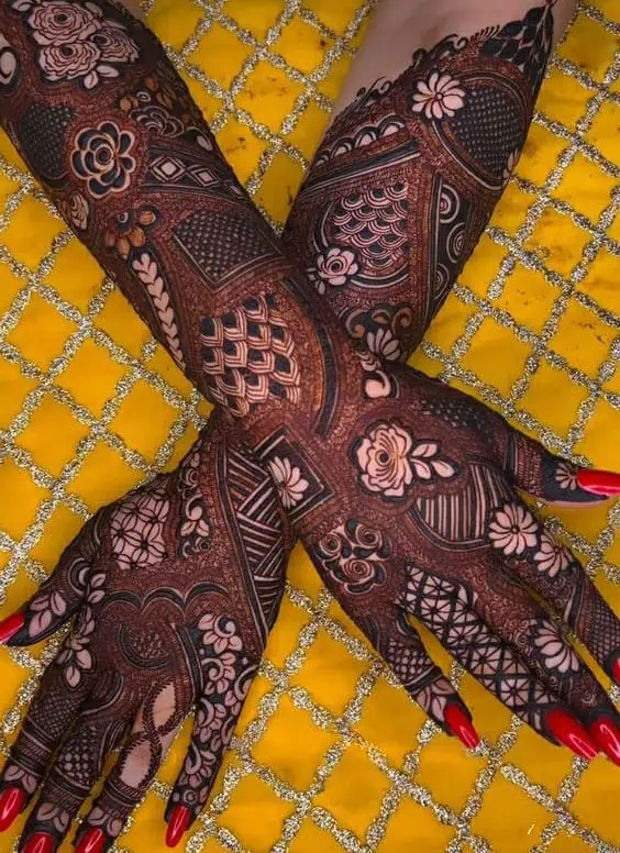 Pakistani Mehndi Design for Bridal