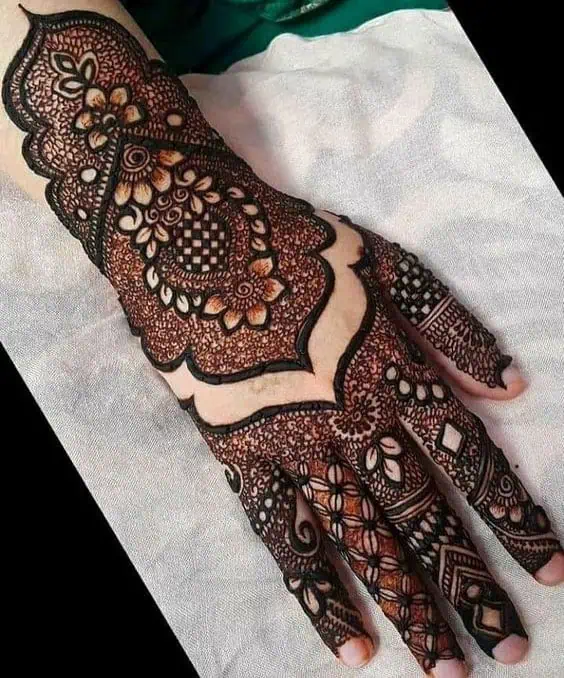 Pakistani Mehndi Design for Bridal