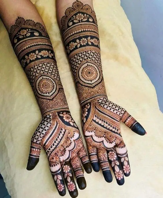 Pakistani Mehndi Design for Bridal