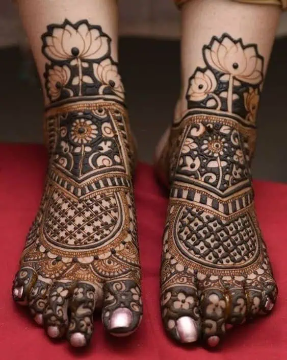 Leg Mehndi Design for Bridal