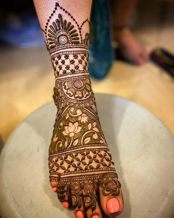 Leg Mehndi Design for Bridal