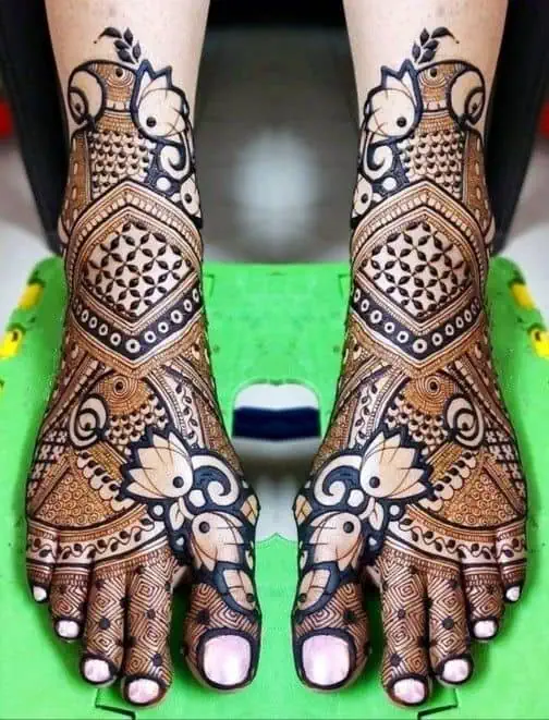 Leg Mehndi Design for Bridal