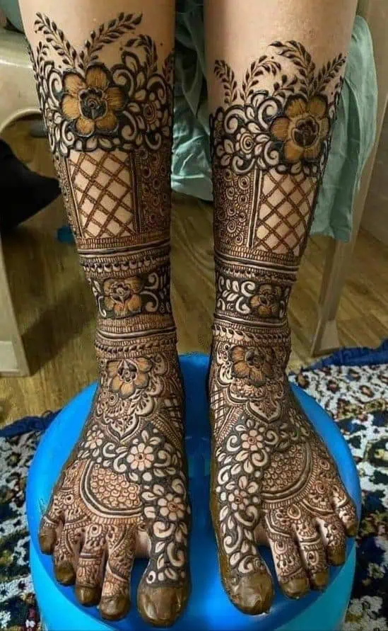 Leg Mehndi Design for Bridal